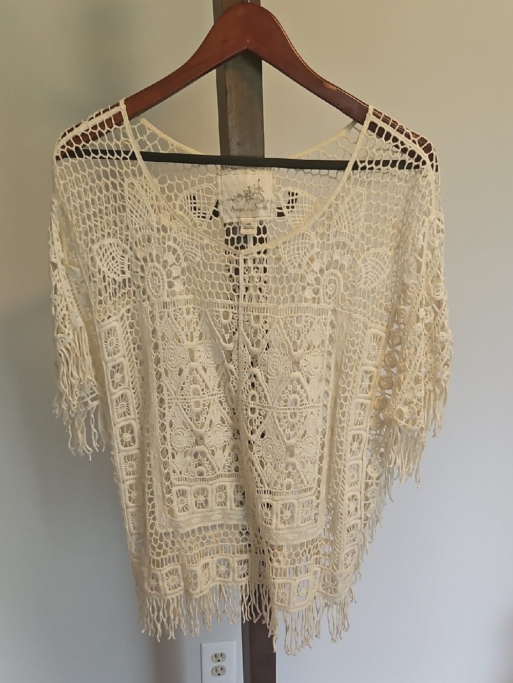 Angel of the North Womens Crochet Fringe Poncho Top - Cream